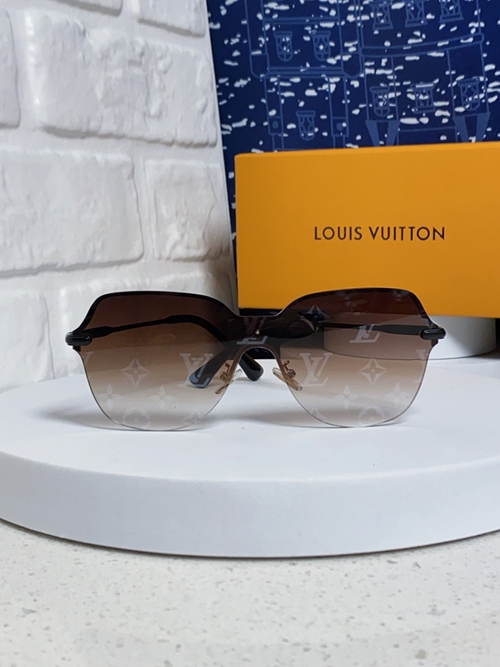 ルイヴィトンサングラス背面デザイン